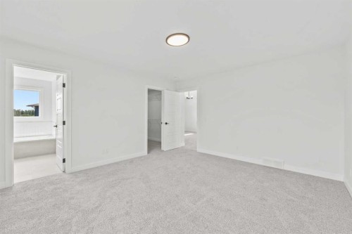 37 Sora Gardens Se, Calgary, AB 