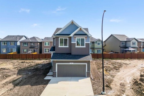 37 Sora Gardens Se, Calgary, AB 