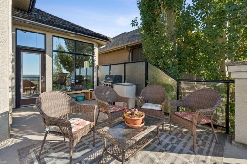 126 Mt Douglas Close Se, Calgary, AB 