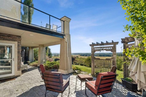 126 Mt Douglas Close Se, Calgary, AB 