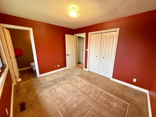 711 10 Avenue Se, High River, AB 