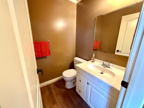 711 10 Avenue Se, High River, AB 