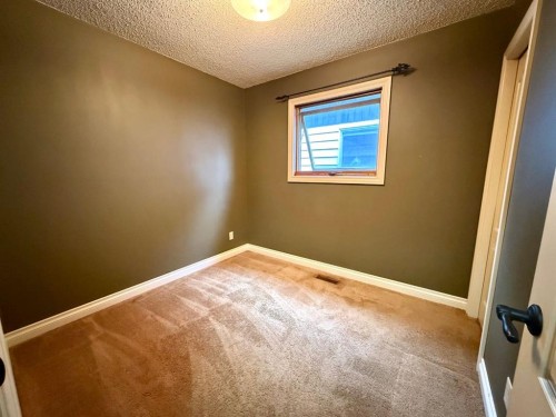 711 10 Avenue Se, High River, AB 