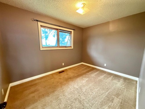 711 10 Avenue Se, High River, AB 