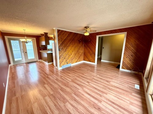 711 10 Avenue Se, High River, AB 