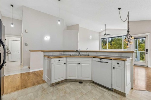 134 Valley Glen Heights Nw, Calgary, AB 