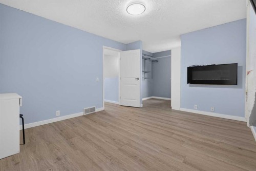 37 Erin Croft Crescent Se, Calgary, AB 