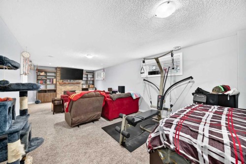 11 Bondar Gate, Carstairs, AB 