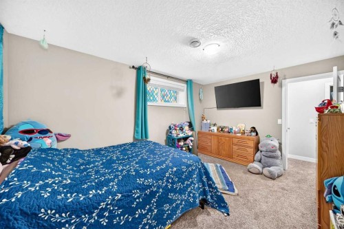11 Bondar Gate, Carstairs, AB 