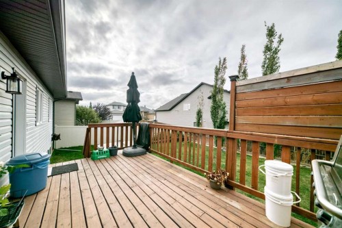 11 Bondar Gate, Carstairs, AB 