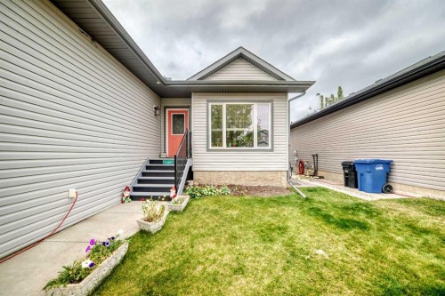 11 Bondar Gate, Carstairs, AB 