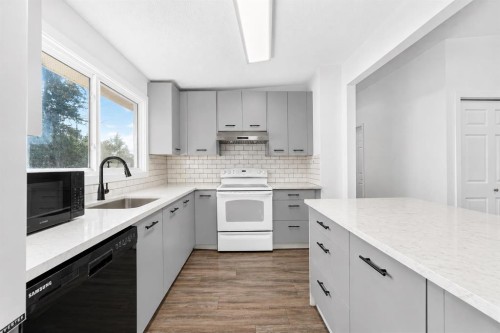 5608 Pensacola Crescent Se, Calgary, AB 