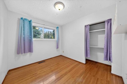 4831 48 Street Nw, Calgary, AB 