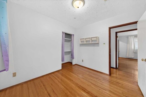 4831 48 Street Nw, Calgary, AB 