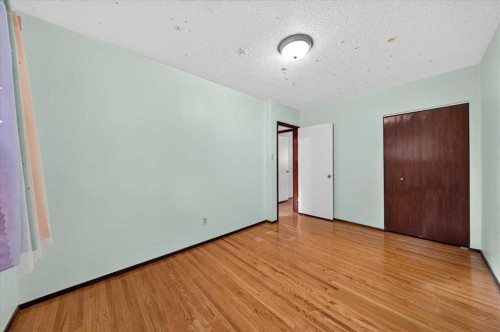 4831 48 Street Nw, Calgary, AB 