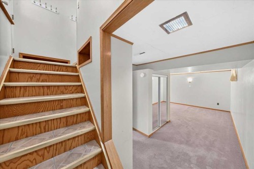 4831 48 Street Nw, Calgary, AB 