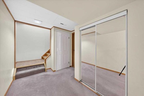 4831 48 Street Nw, Calgary, AB 