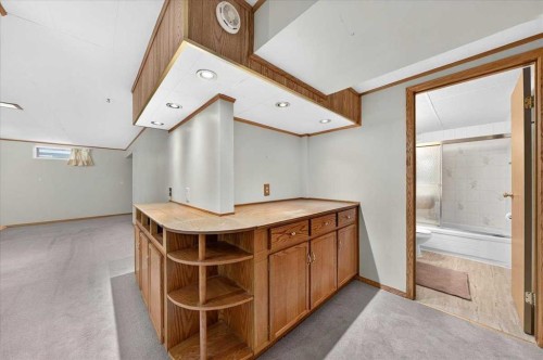 4831 48 Street Nw, Calgary, AB 