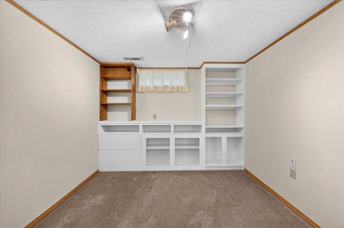 4831 48 Street Nw, Calgary, AB 
