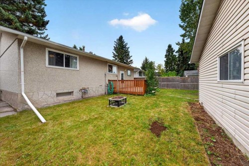 4831 48 Street Nw, Calgary, AB 