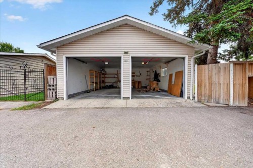 4831 48 Street Nw, Calgary, AB 