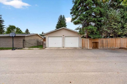 4831 48 Street Nw, Calgary, AB 