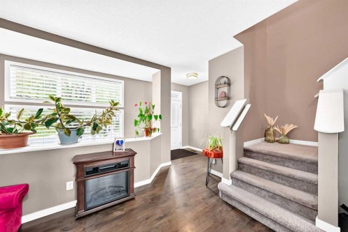 1046 New Brighton Park Se, Calgary, AB 