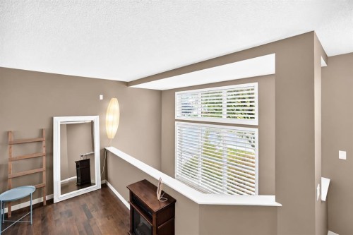 1046 New Brighton Park Se, Calgary, AB 