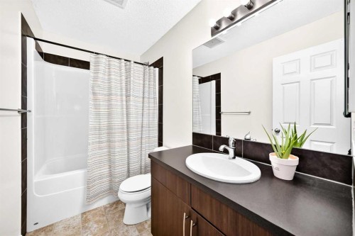1046 New Brighton Park Se, Calgary, AB 
