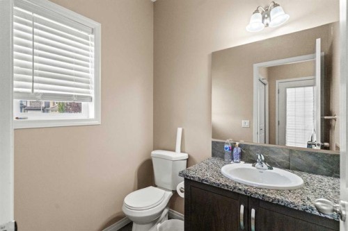 10 Nolanfield Heights Nw, Calgary, AB - Indoor Photo Showing Bathroom