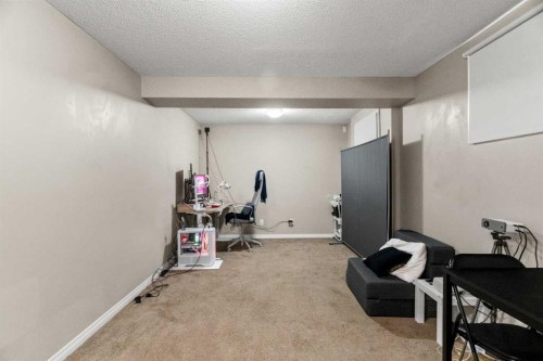 10 Nolanfield Heights Nw, Calgary, AB - Indoor