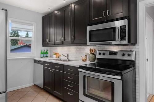 239 24 Avenue Ne, Calgary, AB 