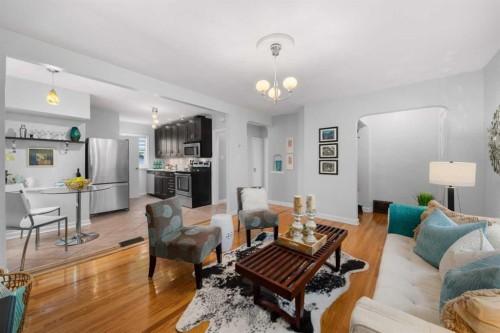 239 24 Avenue Ne, Calgary, AB 