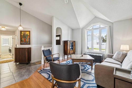 117 Hawkbury Close Nw, Calgary, AB 