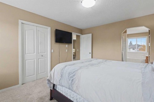 10 Cranfield Park Se, Calgary, AB 