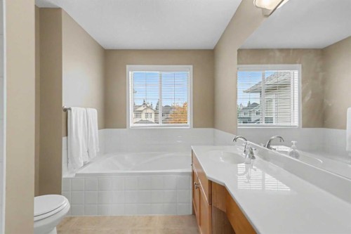 10 Cranfield Park Se, Calgary, AB 