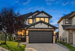 614 Kincora Bay NW Calgary, AB T3R 0B1
