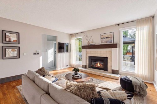 48 Woodglen Court Sw, Calgary, AB 