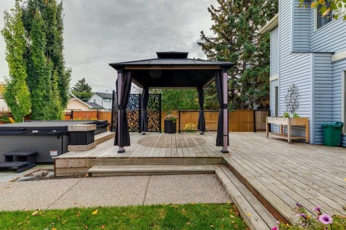 48 Woodglen Court Sw, Calgary, AB 