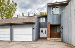 16-803 Varsity Estates Drive NW Calgary, AB T3B 4W5