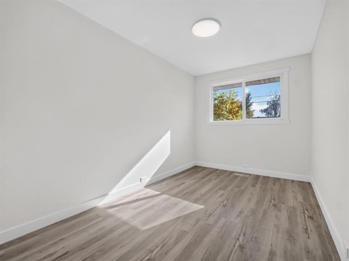 614 Marlborough Way Ne, Calgary, AB 