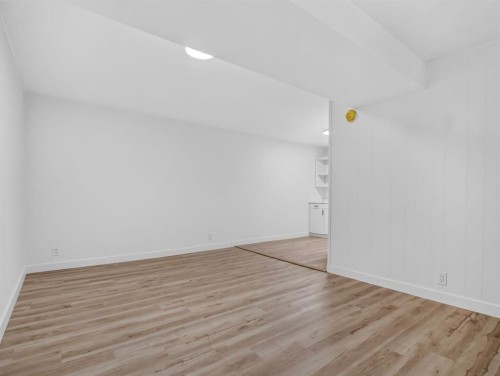 614 Marlborough Way Ne, Calgary, AB 