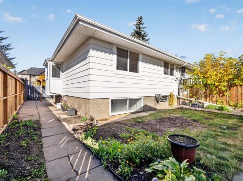 614 Marlborough Way Ne, Calgary, AB 
