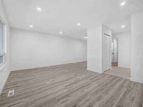 614 Marlborough Way Ne, Calgary, AB 