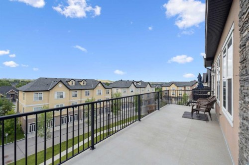 30 Cranbrook Villas Se, Calgary, AB 