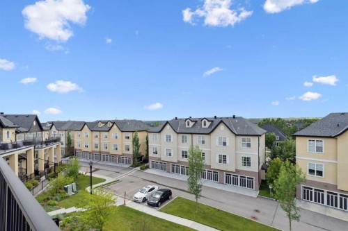 30 Cranbrook Villas Se, Calgary, AB 