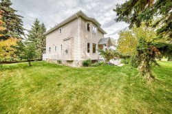 555 Killarney Glen Court SW Calgary, AB T3E 7H4