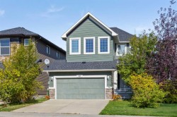 28 Evanspark Circle NW Calgary, AB T3P 0B3