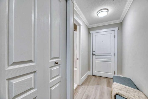 210-4 14 Street Nw, Calgary, AB 
