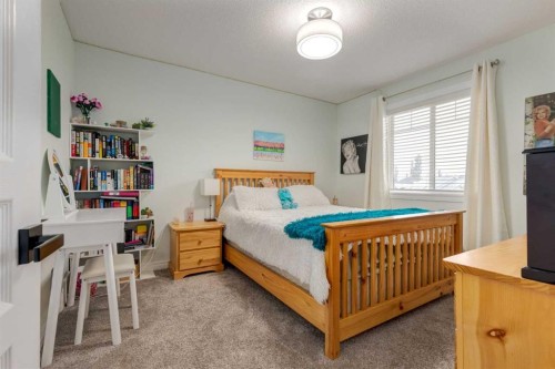 172 Oakmere Way, Chestermere, AB 